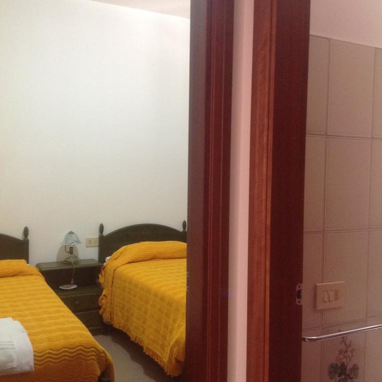 Il Sentiero Hotel Ostra Vetere Стая снимка